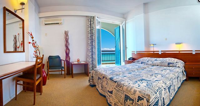 Ammon Zeus Hotel - Фамилна стая с изглед към морето